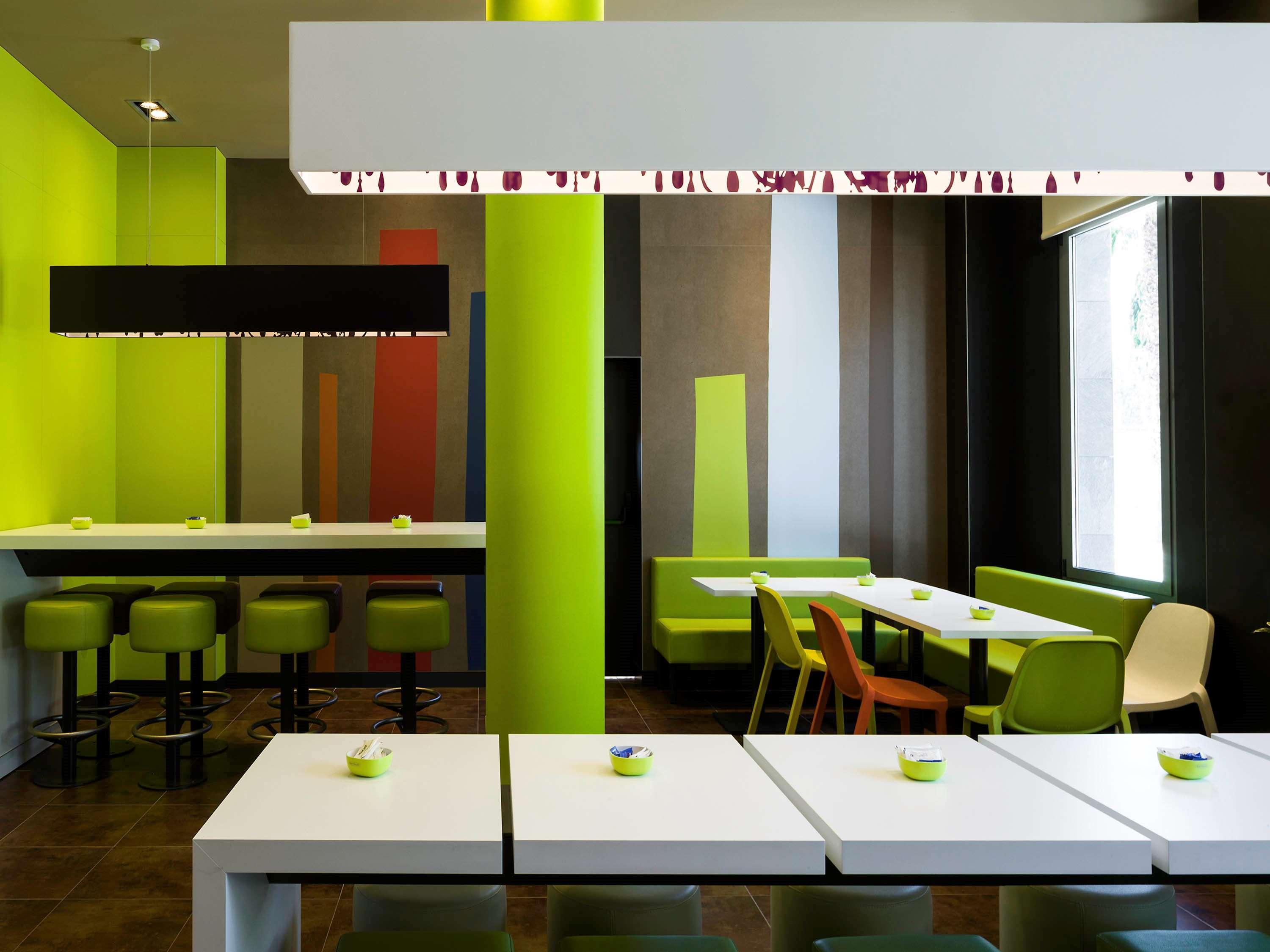 Ibis Budget Sevilla Aeropuerto Exterior photo