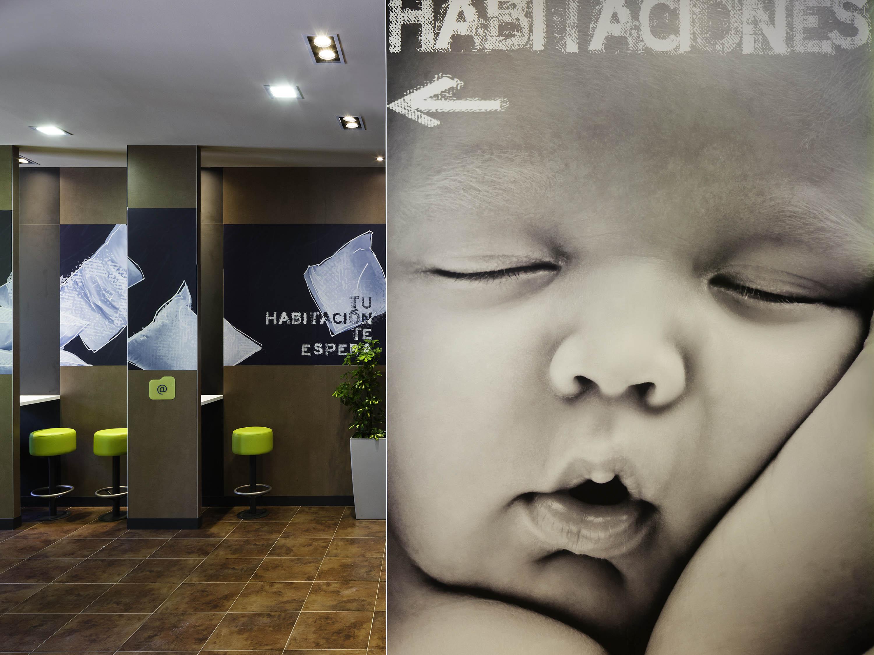 Ibis Budget Sevilla Aeropuerto Exterior photo