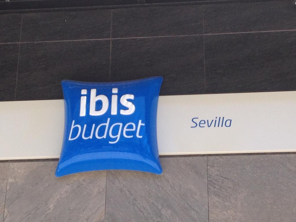 Ibis Budget Sevilla Aeropuerto Exterior photo