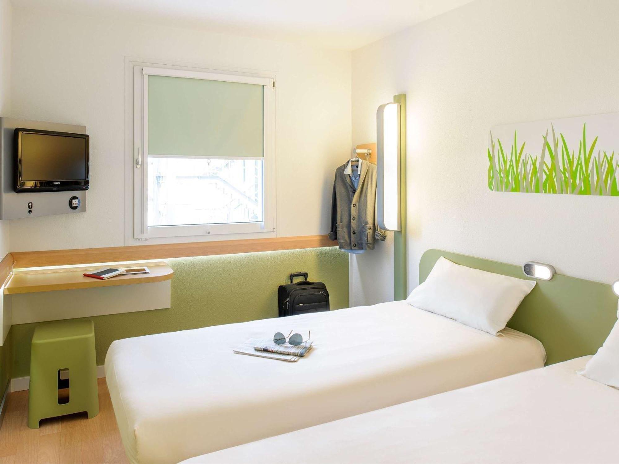Ibis Budget Sevilla Aeropuerto Exterior photo