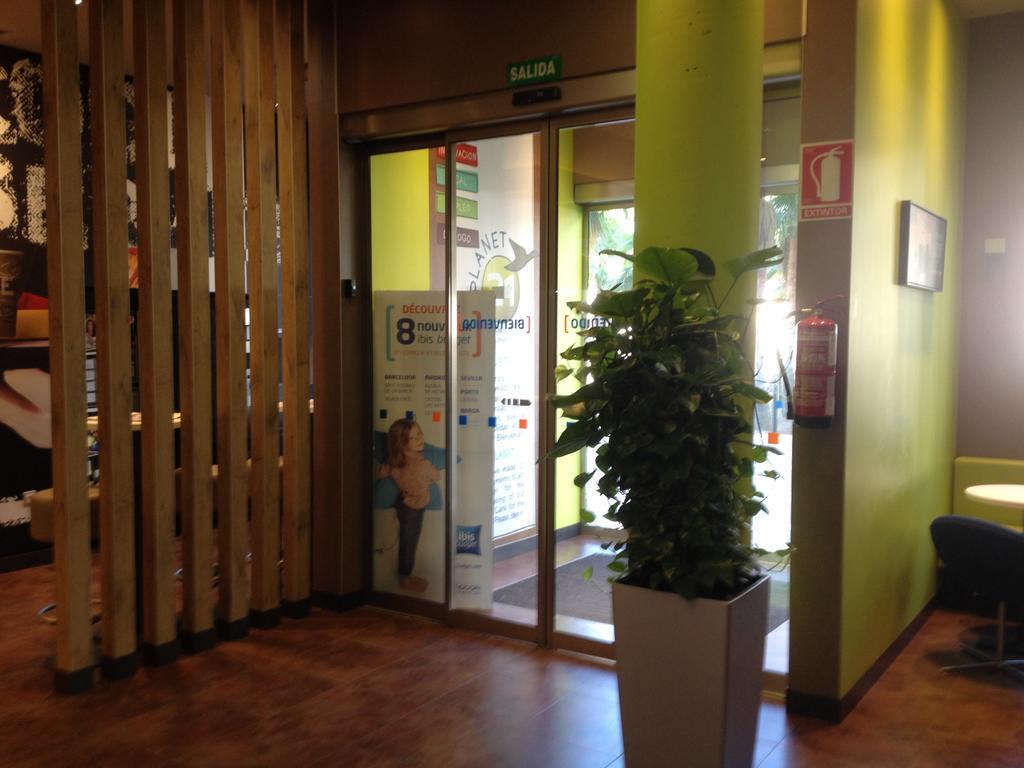 Ibis Budget Sevilla Aeropuerto Exterior photo