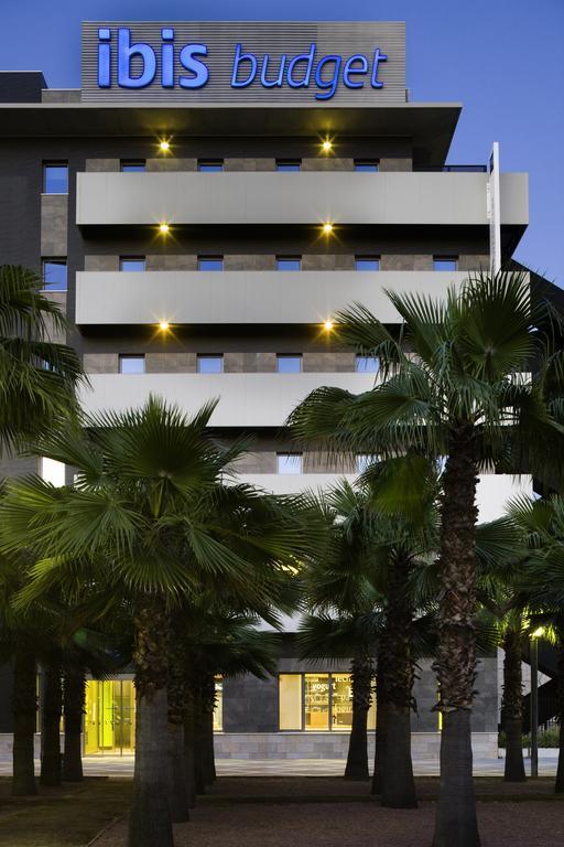Ibis Budget Sevilla Aeropuerto Exterior photo