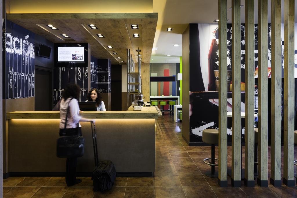 Ibis Budget Sevilla Aeropuerto Exterior photo