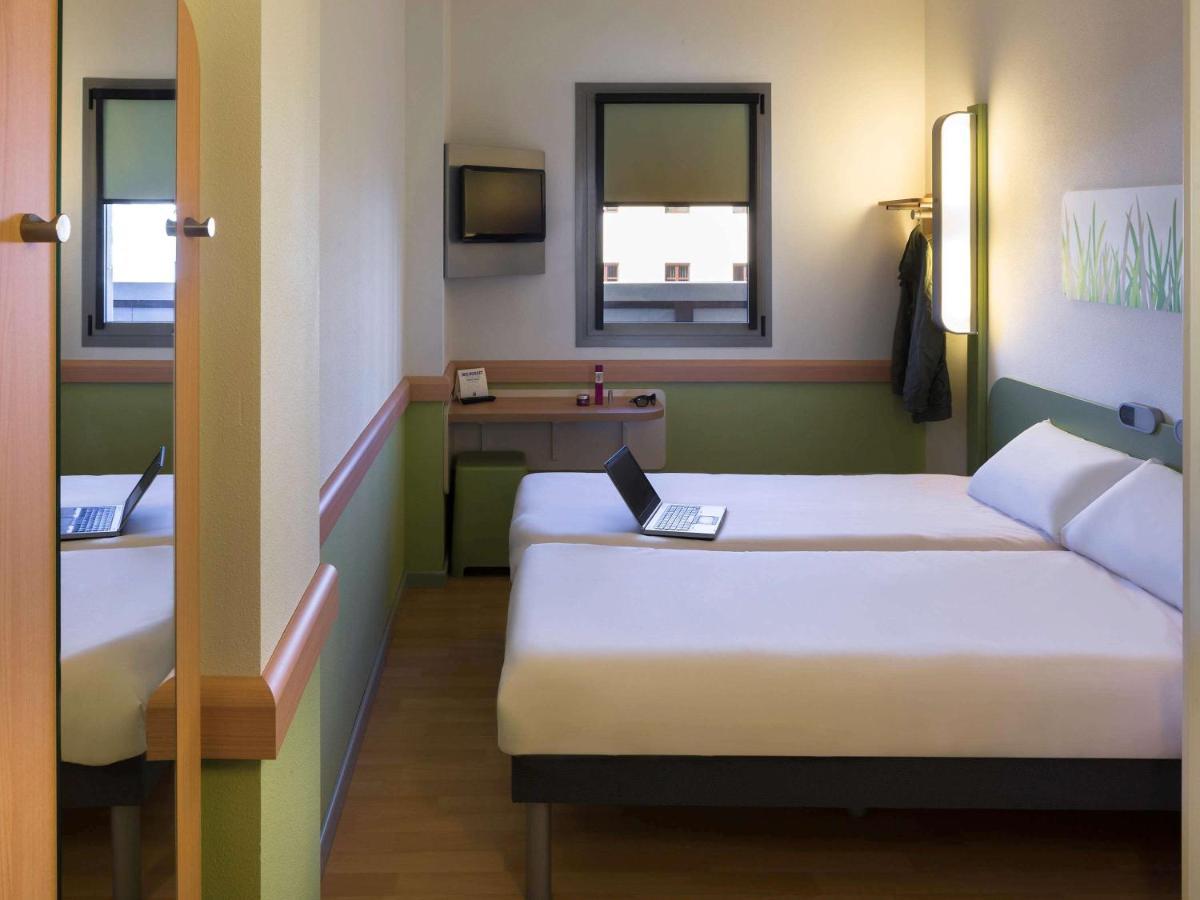 Ibis Budget Sevilla Aeropuerto Exterior photo
